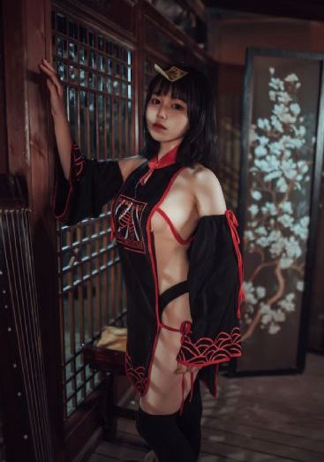 岳被窝里挣扎呻吟求饶_超清完整在线观看